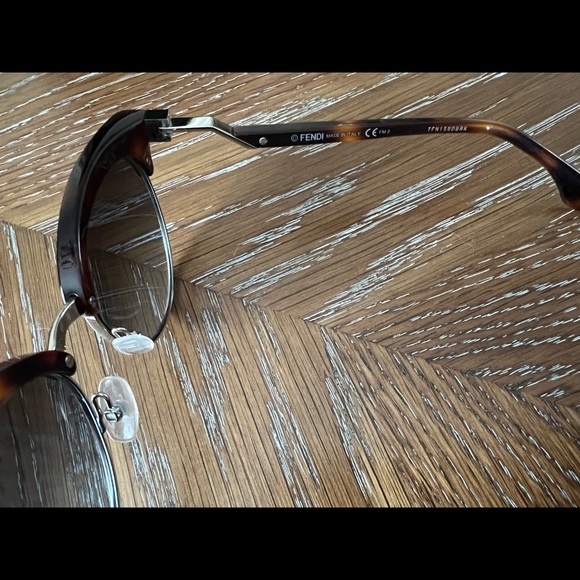 New and authentic FENDI cat eye sunglasses! 😎 - Picture 6 of 12